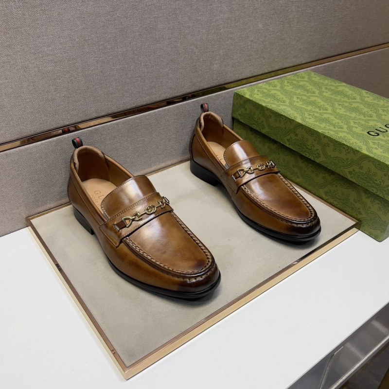 G*u*i leather shoes